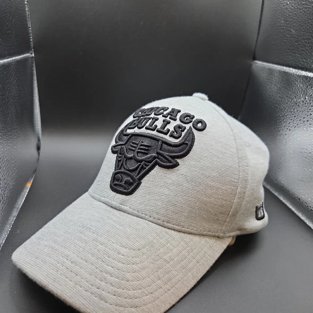 Ultra Game Chicago Bulls NBA Basketball Hat Cap Mens OSFM Gray Black Embroidered